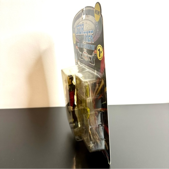 RARE Star Trek The Next Generation Lt DATA REDEMPTION RED 6947 Playmates NEW! - Picture 4 of 7